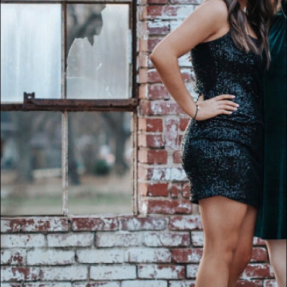 Black formal dress - Picture 2 of 2